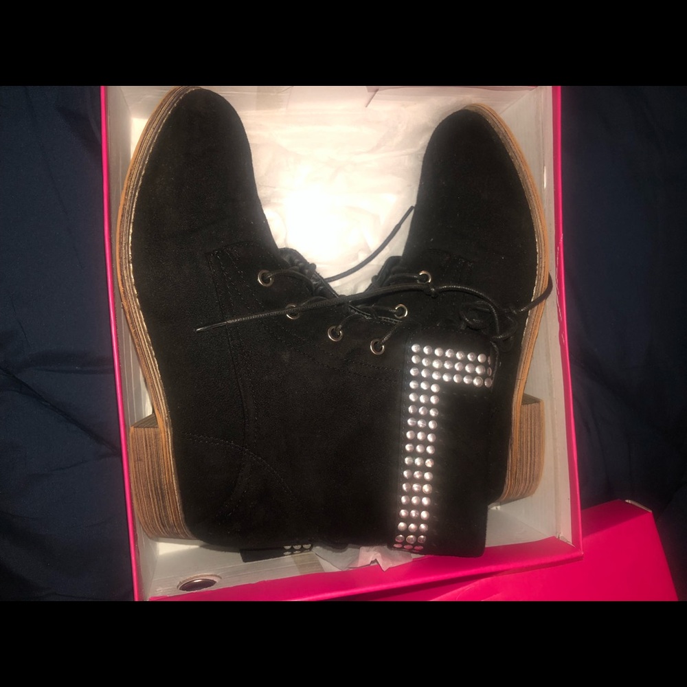 Black Velsha boots by Catherine Malandrino with sequined studs. Size 8